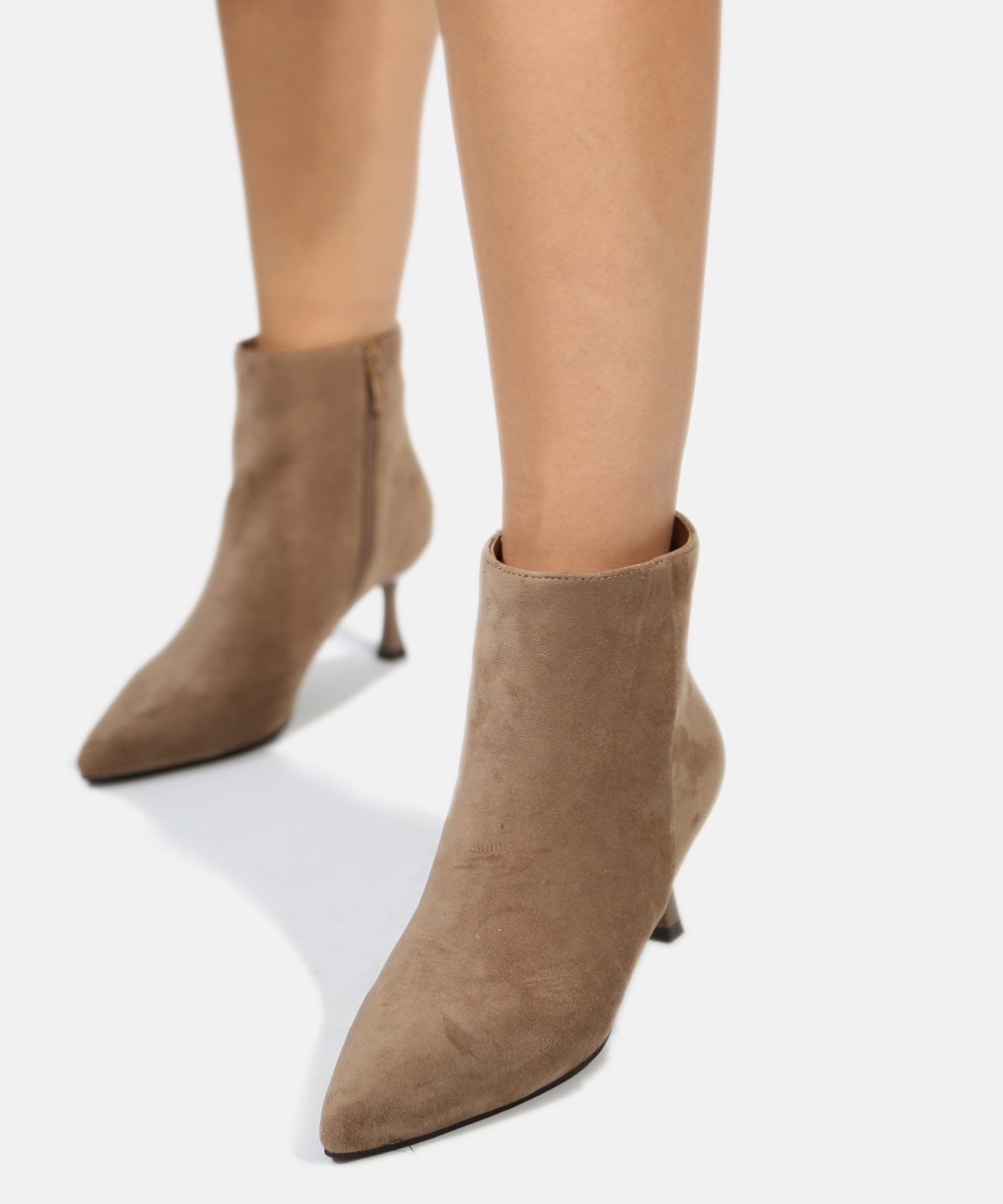 Botines tacón fino  image number null